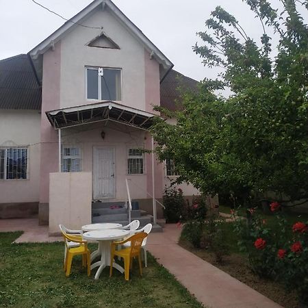 Guest House Regina Bulan Sogottuu Exterior photo